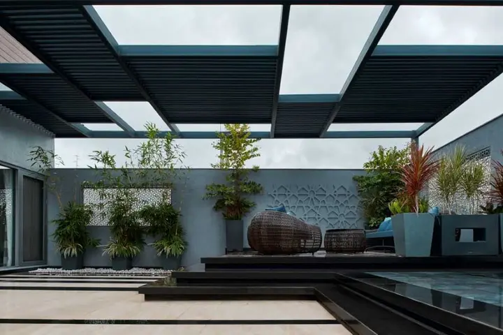 7 Semi-Indoor Home Rooftop Design Ideas, Don’t Be Afraid of Getting Rained On!